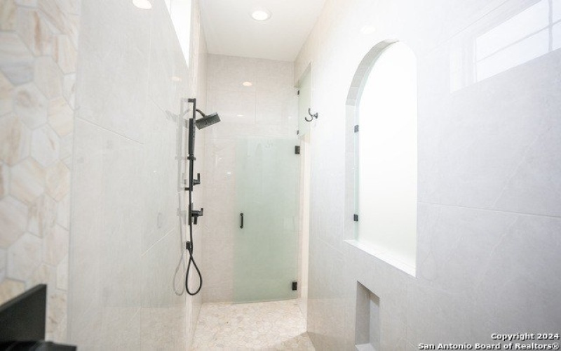 3 WOODLAND PT, Boerne, TX 78015, 5 Bedrooms Bedrooms, ,6 BathroomsBathrooms,Residential,For Sale,3 WOODLAND PT,1775939