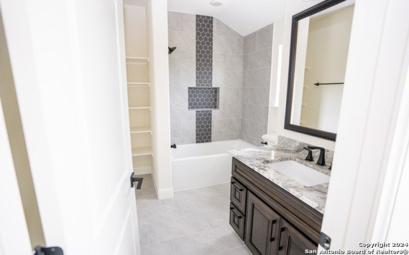 3 WOODLAND PT, Boerne, TX 78015, 5 Bedrooms Bedrooms, ,6 BathroomsBathrooms,Residential,For Sale,3 WOODLAND PT,1775939
