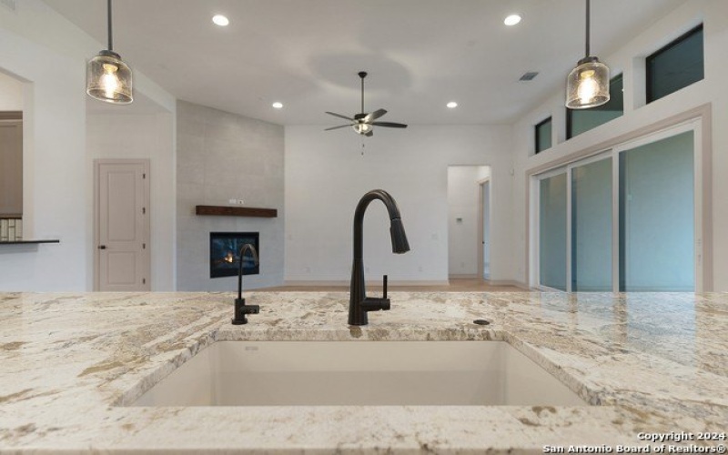 56 MONARCA BLVD, Boerne, TX 78006, 4 Habitaciones Habitaciones , ,5 BañosBaños,Residential,En Venta,56 MONARCA BLVD,1779036