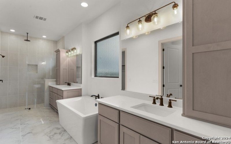 56 MONARCA BLVD, Boerne, TX 78006, 4 Habitaciones Habitaciones , ,5 BañosBaños,Residential,En Venta,56 MONARCA BLVD,1779036