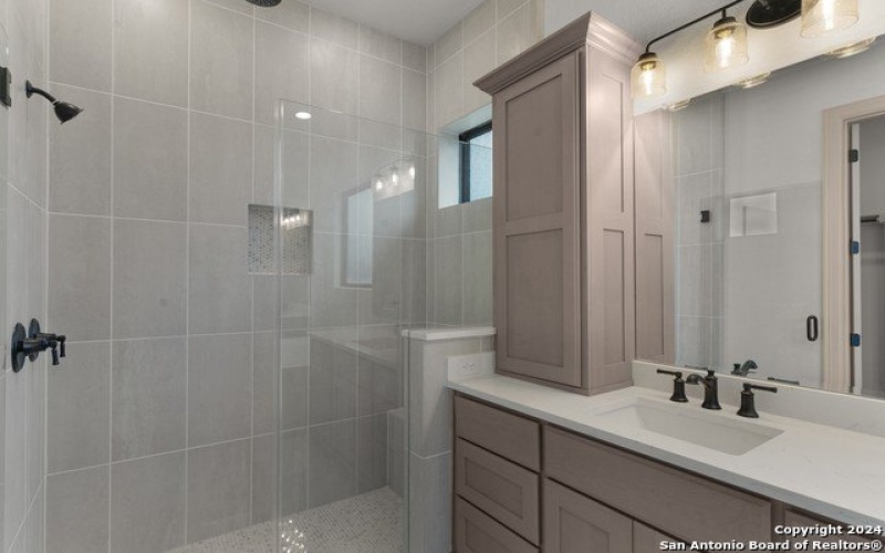 56 MONARCA BLVD, Boerne, TX 78006, 4 Habitaciones Habitaciones , ,5 BañosBaños,Residential,En Venta,56 MONARCA BLVD,1779036