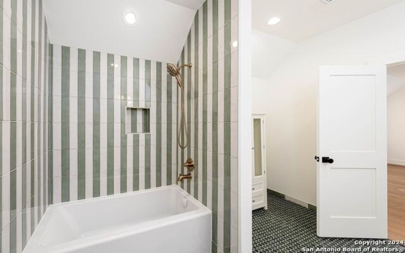 24102 Shelton Spg, San Antonio, TX 78255-4453, 4 Bedrooms Bedrooms, ,5 BathroomsBathrooms,Residential,For Sale,24102 Shelton Spg,1779343