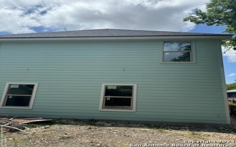 631 Blaine, San Antonio, TX 78202, ,5 BathroomsBathrooms,Residential Multi Family,For Sale,631 Blaine,1786052