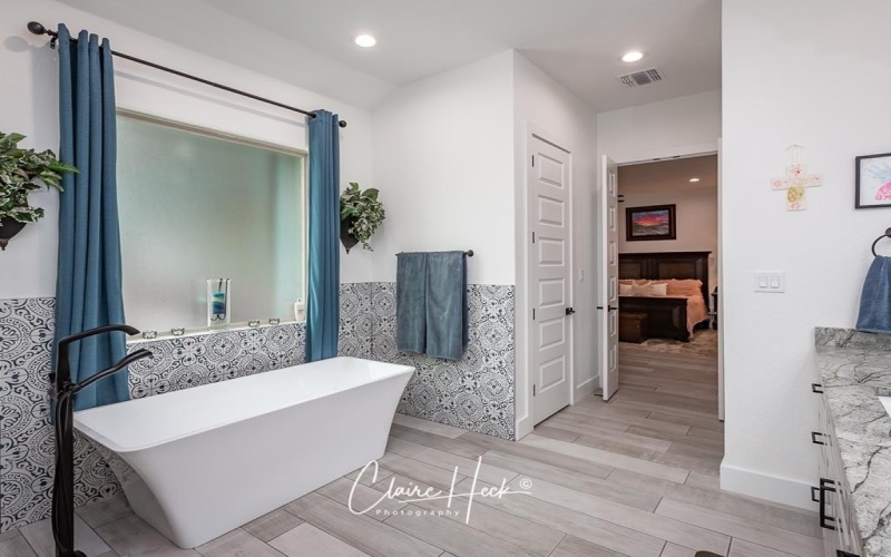 6800 Castle Wood Dr, Midland, TX 79707, 5 Habitaciones Habitaciones , ,3 BañosBaños,Residential,En Venta,6800 Castle Wood Dr,50081754