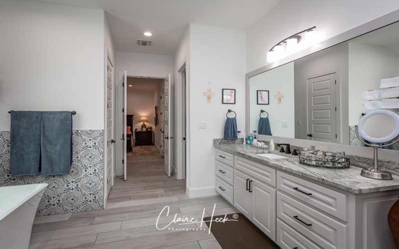 6800 Castle Wood Dr, Midland, TX 79707, 5 Habitaciones Habitaciones , ,3 BañosBaños,Residential,En Venta,6800 Castle Wood Dr,50081754