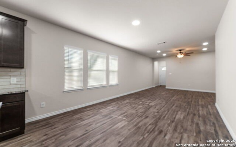 530 W BYRD BLVD, Universal City, TX 78148, 3 Bedrooms Bedrooms, ,2 BathroomsBathrooms,Residential,For Sale,530 W BYRD BLVD,1796131