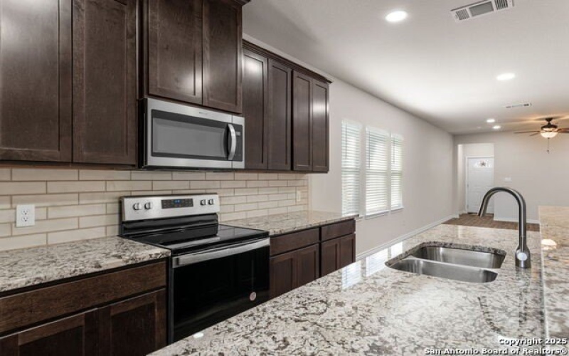 530 W BYRD BLVD, Universal City, TX 78148, 3 Bedrooms Bedrooms, ,2 BathroomsBathrooms,Residential,For Sale,530 W BYRD BLVD,1796131