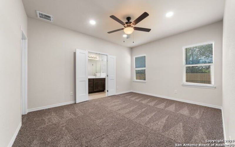 530 W BYRD BLVD, Universal City, TX 78148, 3 Bedrooms Bedrooms, ,2 BathroomsBathrooms,Residential,For Sale,530 W BYRD BLVD,1796131