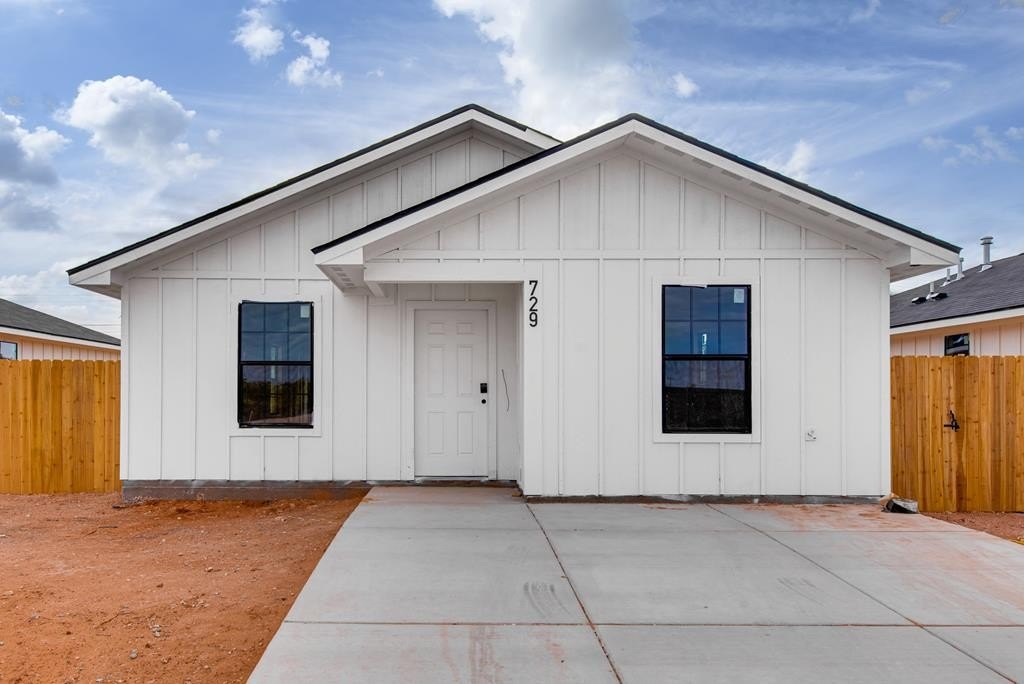 729 Benton, Midland, TX 79701, 3 Bedrooms Bedrooms, ,2 BathroomsBathrooms,Residential,For Sale,729 Benton,50081954