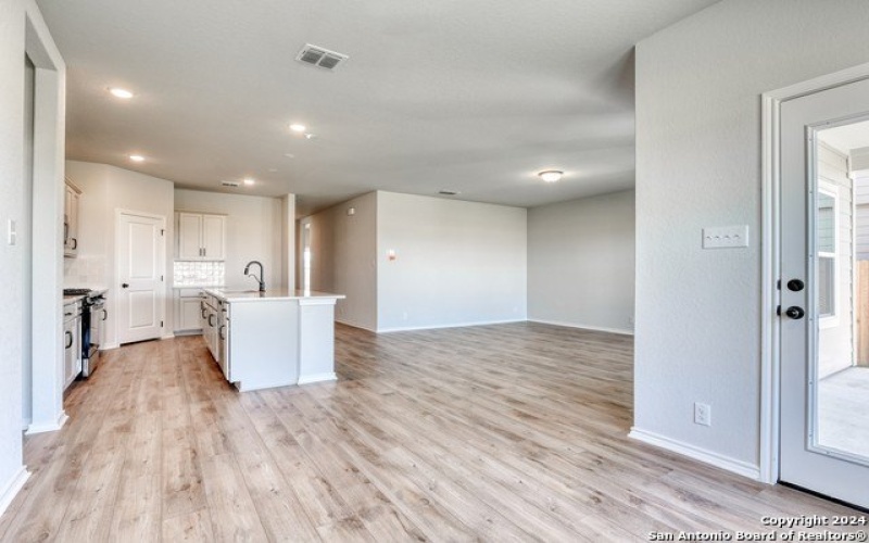105 Beveridge, Seguin, TX 78155, 3 Habitaciones Habitaciones , ,2 BañosBaños,Residential,En Venta,105 Beveridge,1797337