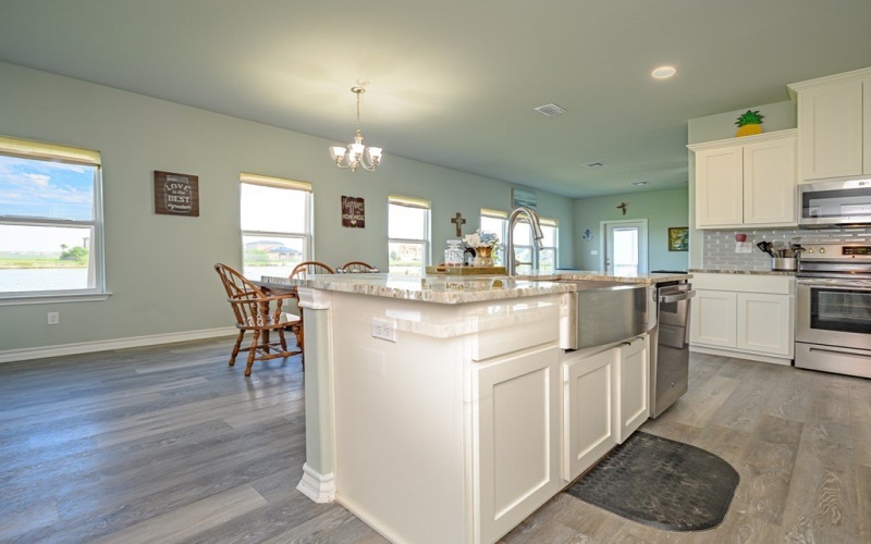 47 Lake Shore Circle, ROCKPORT, TX 78382, 4 Bedrooms Bedrooms, ,2 BathroomsBathrooms,Residential,For Sale,47 Lake Shore Circle,145575