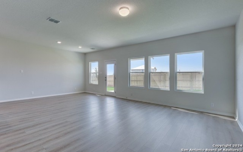 101 Beveridge, Seguin, TX 78155, 3 Habitaciones Habitaciones , ,2 BañosBaños,Residential,En Venta,101 Beveridge,1797661