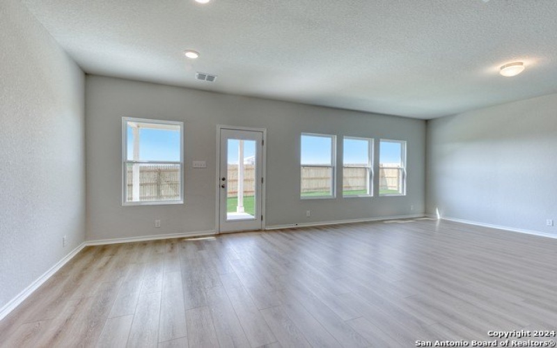 101 Beveridge, Seguin, TX 78155, 3 Habitaciones Habitaciones , ,2 BañosBaños,Residential,En Venta,101 Beveridge,1797661