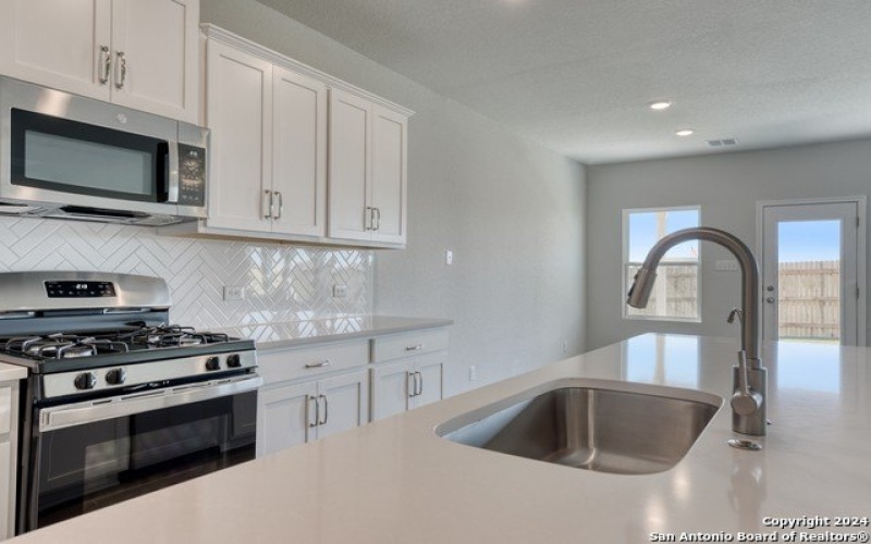 101 Beveridge, Seguin, TX 78155, 3 Habitaciones Habitaciones , ,2 BañosBaños,Residential,En Venta,101 Beveridge,1797661