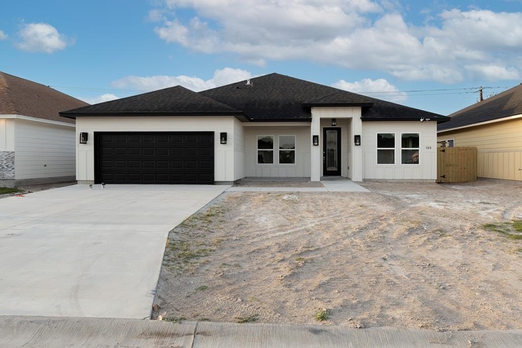 105 Traditions Dr, ROCKPORT, TX 78382, 4 Bedrooms Bedrooms, ,3 BathroomsBathrooms,Residential,For Sale,105 Traditions Dr,147208