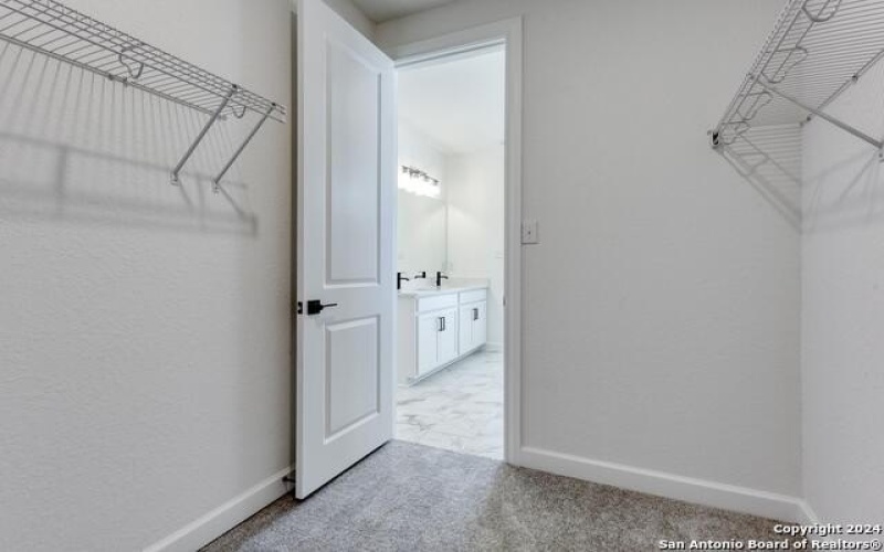 273 Ainslie Street W, Castroville, TX 78253, 4 Habitaciones Habitaciones , ,3 BañosBaños,Residential,En Venta,273 Ainslie Street W,1801331