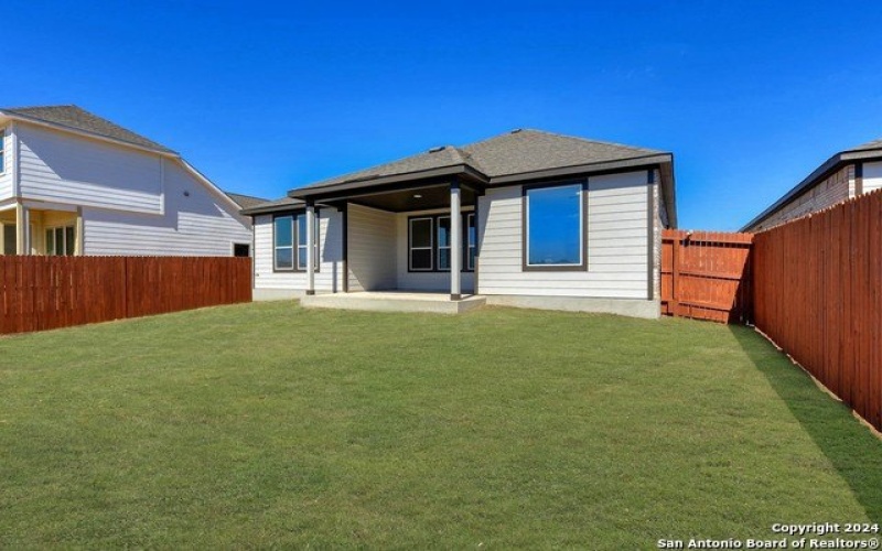 273 Ainslie Street W, Castroville, TX 78253, 4 Habitaciones Habitaciones , ,3 BañosBaños,Residential,En Venta,273 Ainslie Street W,1801331