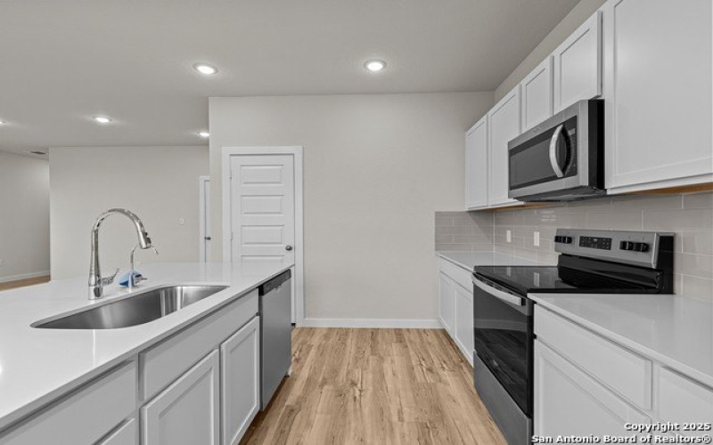 2562 RAMBO DRIVE, San Antonio, TX 78224, 3 Bedrooms Bedrooms, ,2 BathroomsBathrooms,Residential,For Sale,2562 RAMBO DRIVE,1809882
