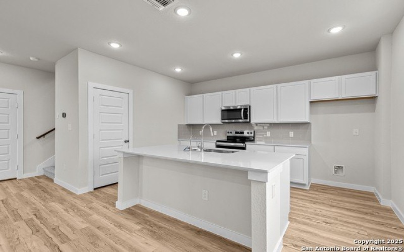 2562 RAMBO DRIVE, San Antonio, TX 78224, 3 Bedrooms Bedrooms, ,2 BathroomsBathrooms,Residential,For Sale,2562 RAMBO DRIVE,1809882