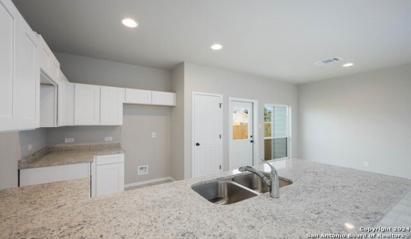 8627 Valentina Way #101, San Antonio, TX 78245, 3 Bedrooms Bedrooms, ,2 BathroomsBathrooms,Residential Lease,For Rent,8627 Valentina Way,1814245
