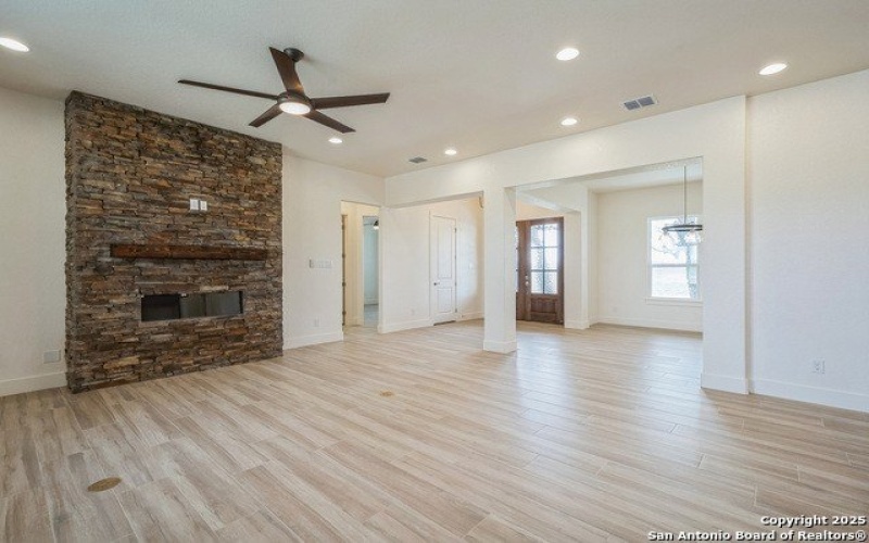 313 Firewheel Loop, Floresville, TX 78114, 3 Bedrooms Bedrooms, ,2 BathroomsBathrooms,Residential,For Sale,313 Firewheel Loop,1830851