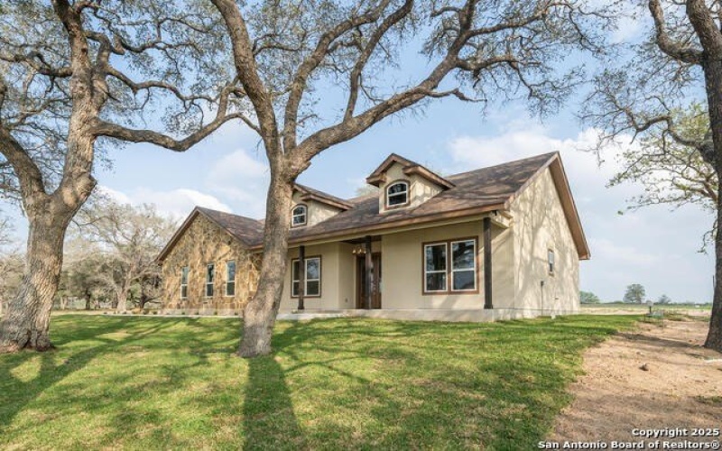 313 Firewheel Loop, Floresville, TX 78114, 3 Bedrooms Bedrooms, ,2 BathroomsBathrooms,Residential,For Sale,313 Firewheel Loop,1830851