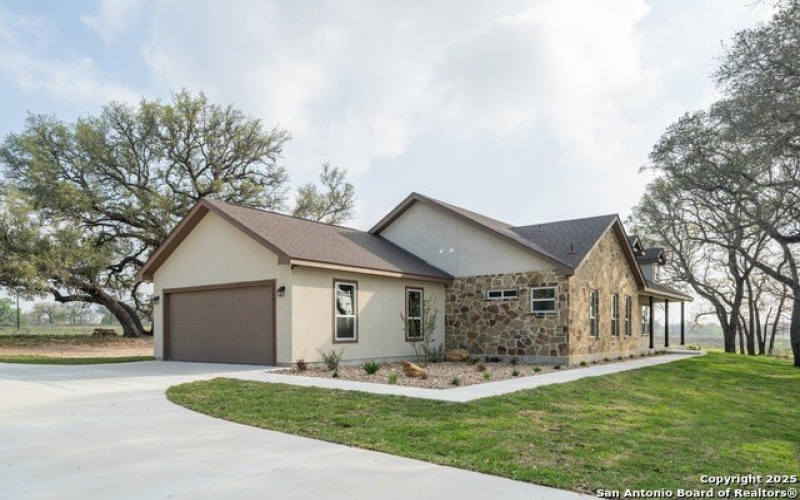 313 Firewheel Loop, Floresville, TX 78114, 3 Bedrooms Bedrooms, ,2 BathroomsBathrooms,Residential,For Sale,313 Firewheel Loop,1830851