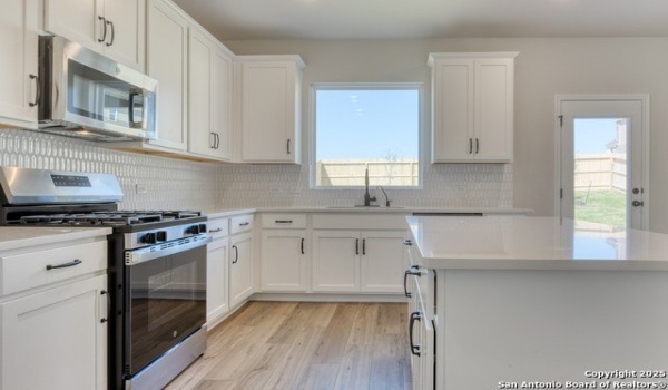 1341 Meester Dr, San Antonio, TX 78245, 4 Habitaciones Habitaciones , ,3 BañosBaños,Residential,En Venta,1341 Meester Dr,1831157