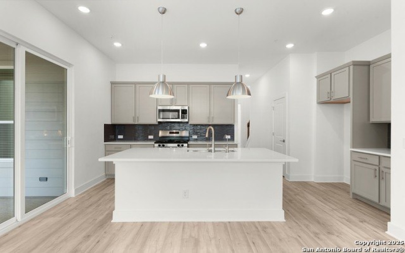 10007 UNIVERSITY WAY, San Antonio, TX 78224, 3 Bedrooms Bedrooms, ,2 BathroomsBathrooms,Residential,For Sale,10007 UNIVERSITY WAY,1832832