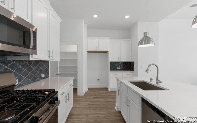 10011 UNIVERSITY WAY, San Antonio, TX 78224, 3 Bedrooms Bedrooms, ,2 BathroomsBathrooms,Residential,For Sale,10011 UNIVERSITY WAY,1832838