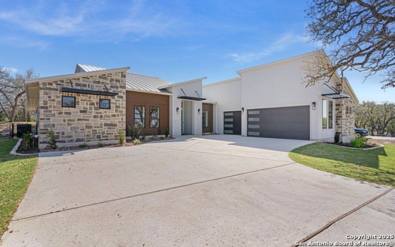 995 BELLE OAKS BLVD, Bulverde, TX 78163, 3 Bedrooms Bedrooms, ,5 BathroomsBathrooms,Residential,For Sale,995 BELLE OAKS BLVD,1832972