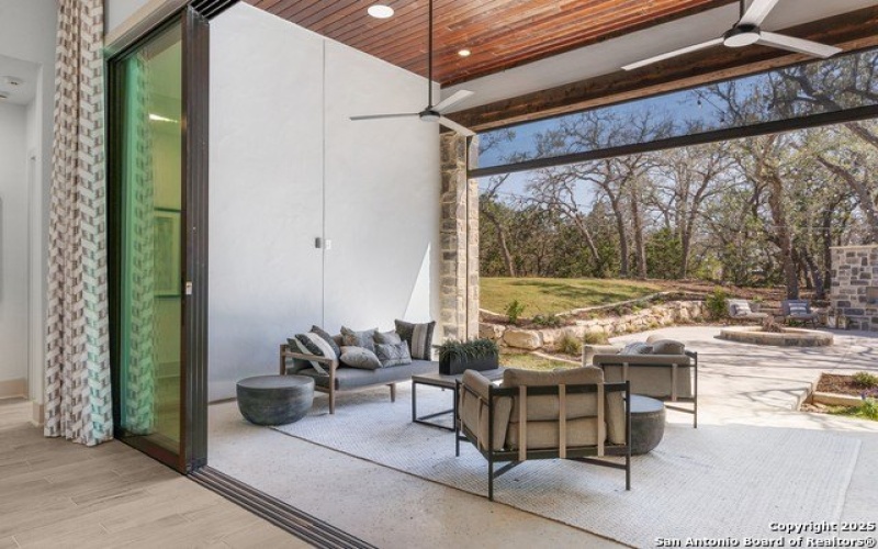 995 BELLE OAKS BLVD, Bulverde, TX 78163, 3 Bedrooms Bedrooms, ,5 BathroomsBathrooms,Residential,For Sale,995 BELLE OAKS BLVD,1832972
