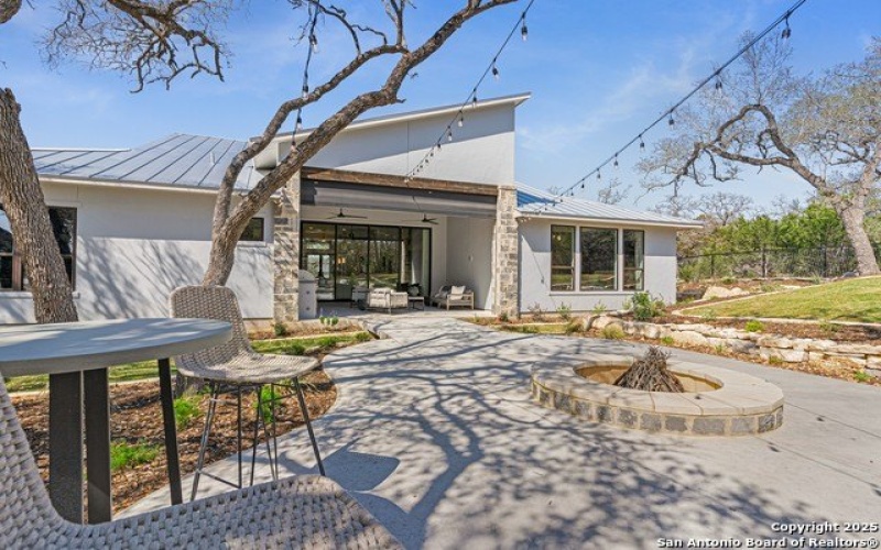 995 BELLE OAKS BLVD, Bulverde, TX 78163, 3 Bedrooms Bedrooms, ,5 BathroomsBathrooms,Residential,For Sale,995 BELLE OAKS BLVD,1832972