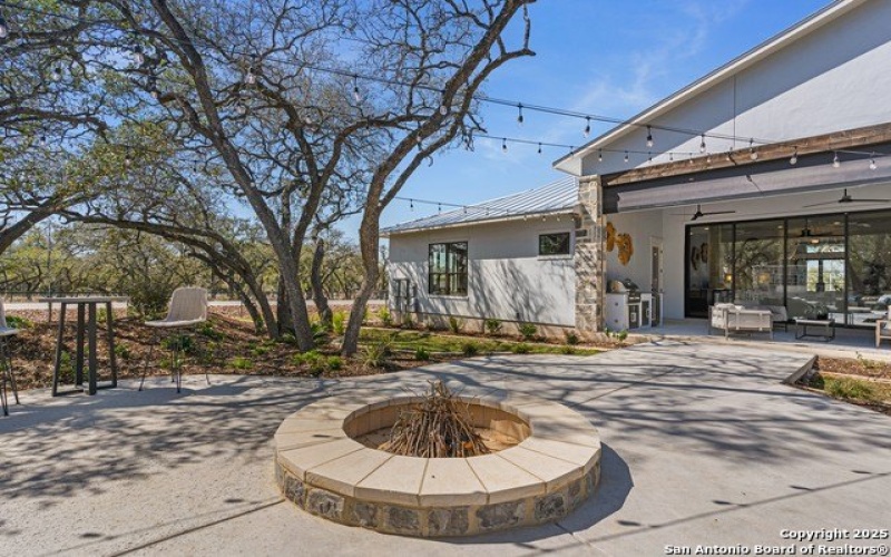 995 BELLE OAKS BLVD, Bulverde, TX 78163, 3 Bedrooms Bedrooms, ,5 BathroomsBathrooms,Residential,For Sale,995 BELLE OAKS BLVD,1832972