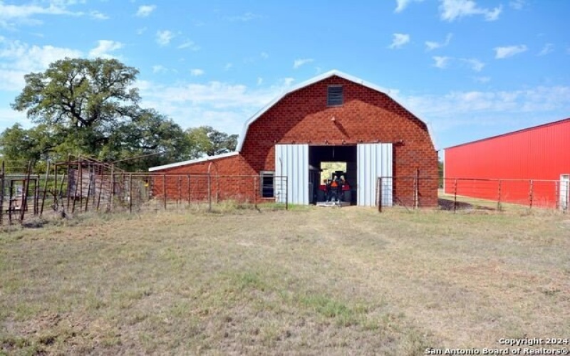 460 Eastside Lake, Graham, TX 76450, ,Commercial Sale,En Venta,460 Eastside Lake,1818166