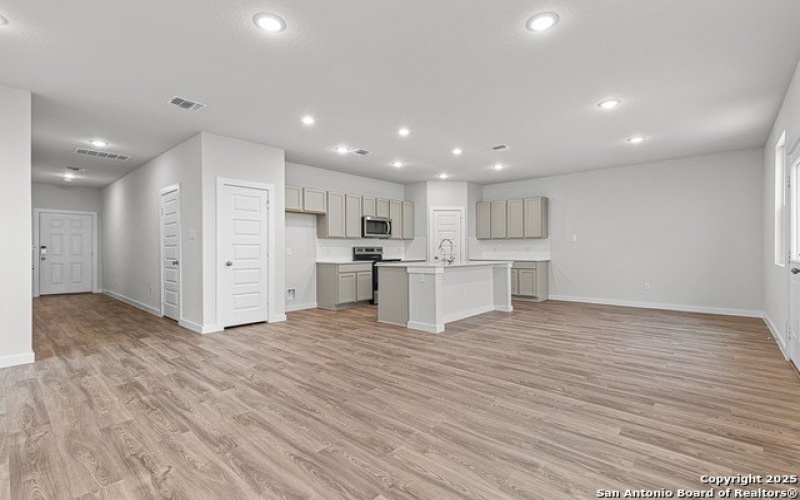 2558 RAMBO DRIVE, San Antonio, TX 78224, 4 Habitaciones Habitaciones , ,2 BañosBaños,Residential,En Venta,2558 RAMBO DRIVE,1819087