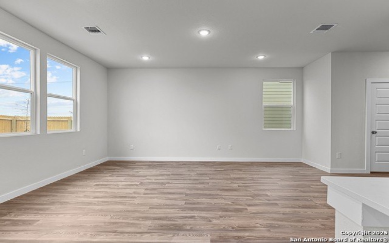 2558 RAMBO DRIVE, San Antonio, TX 78224, 4 Habitaciones Habitaciones , ,2 BañosBaños,Residential,En Venta,2558 RAMBO DRIVE,1819087
