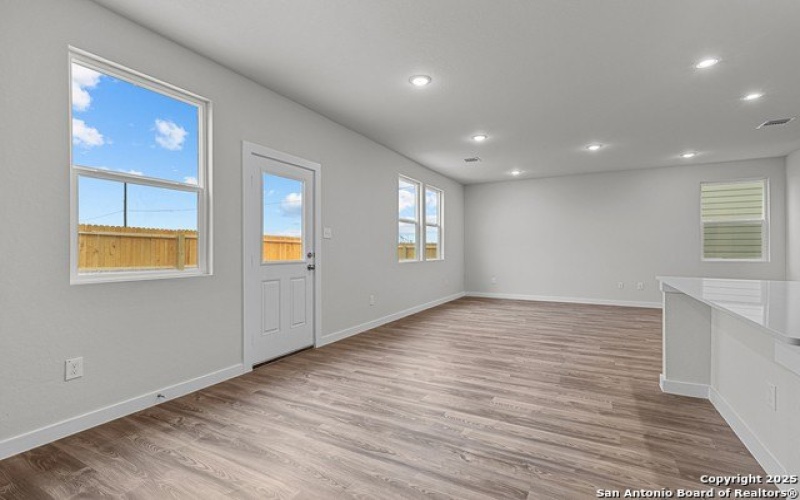 2558 RAMBO DRIVE, San Antonio, TX 78224, 4 Habitaciones Habitaciones , ,2 BañosBaños,Residential,En Venta,2558 RAMBO DRIVE,1819087