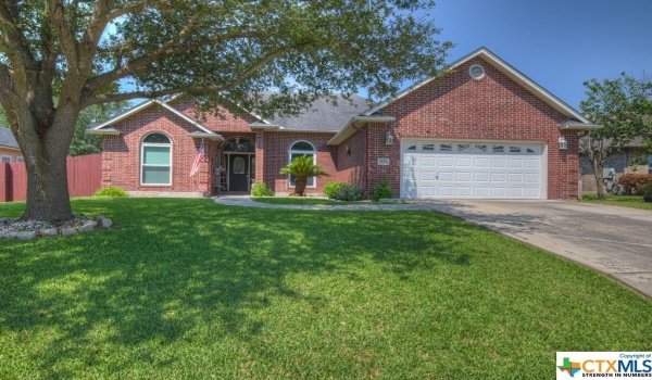 1234 elm, new braunfels, TX 78130, 3 Bedrooms Bedrooms, ,2 BathroomsBathrooms,Single Residential Unit,For Sale,elm,1018