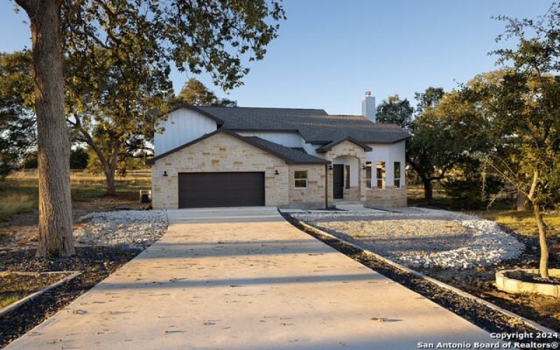 142 N Lon Price Dr, Blanco, TX 78606, 4 Bedrooms Bedrooms, ,2 BathroomsBathrooms,Residential,For Sale,142 N Lon Price Dr,1823870