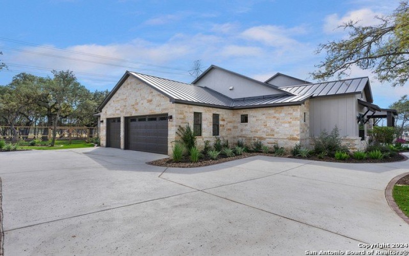 8170 BLUE OAK WAY, Garden Ridge, TX 78266, 4 Bedrooms Bedrooms, ,5 BathroomsBathrooms,Residential,For Sale,8170 BLUE OAK WAY,1824657
