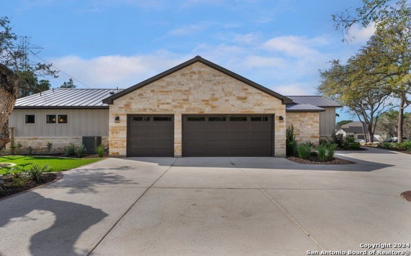 8170 BLUE OAK WAY, Garden Ridge, TX 78266, 4 Bedrooms Bedrooms, ,5 BathroomsBathrooms,Residential,For Sale,8170 BLUE OAK WAY,1824657