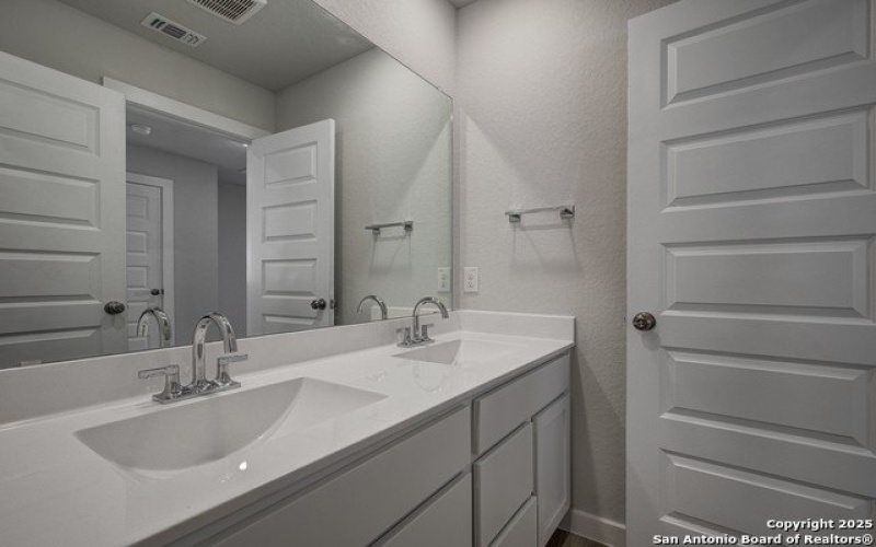 4750 Sahara Vlys, San Antonio, TX 78222, 4 Habitaciones Habitaciones , ,2 BañosBaños,Residential,En Venta,4750 Sahara Vlys,1825118