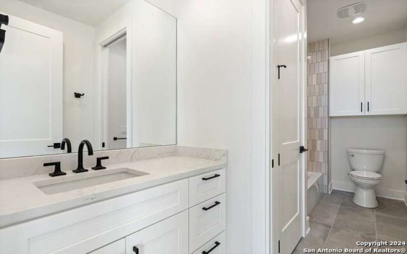 300 Deer Dr., Sunrise Beach, TX 78643, 5 Bedrooms Bedrooms, ,5 BathroomsBathrooms,Residential,For Sale,300 Deer Dr.,1825228