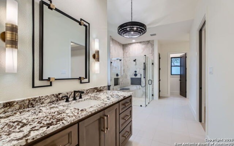 7026 Bluff Run, San Antonio, TX 78257, 4 Habitaciones Habitaciones , ,5 BañosBaños,Residential,En Venta,7026 Bluff Run,1826589
