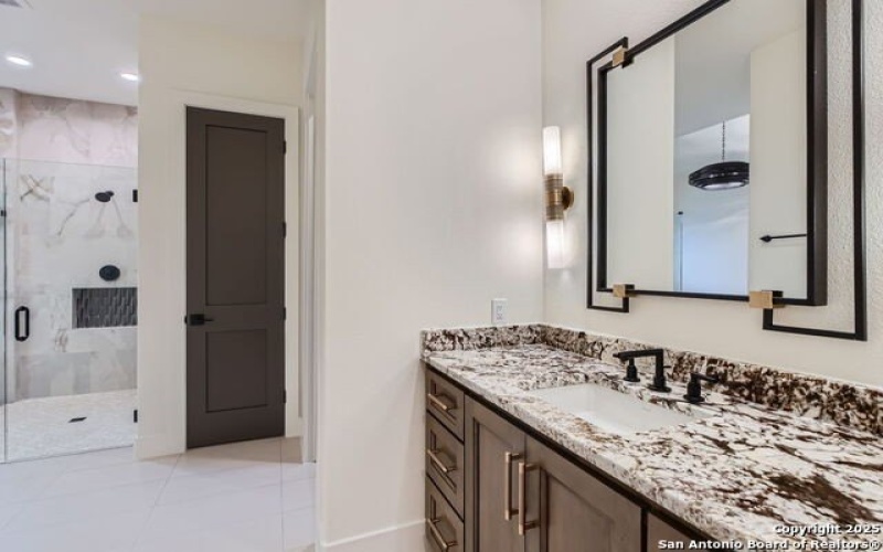 7026 Bluff Run, San Antonio, TX 78257, 4 Habitaciones Habitaciones , ,5 BañosBaños,Residential,En Venta,7026 Bluff Run,1826589