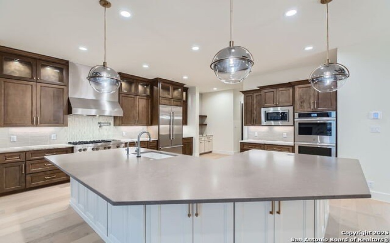 7026 Bluff Run, San Antonio, TX 78257, 4 Habitaciones Habitaciones , ,5 BañosBaños,Residential,En Venta,7026 Bluff Run,1826589