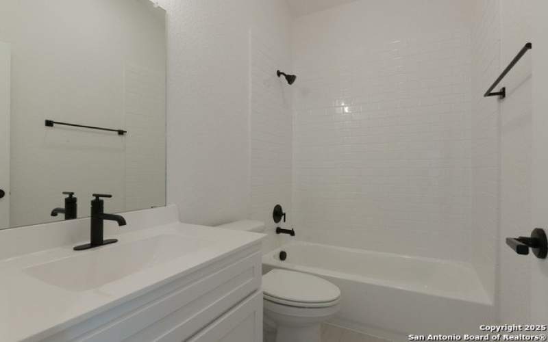 174 Katie Court, Castroville, TX 78253, 4 Habitaciones Habitaciones , ,3 BañosBaños,Residential,En Venta,174 Katie Court,1826950