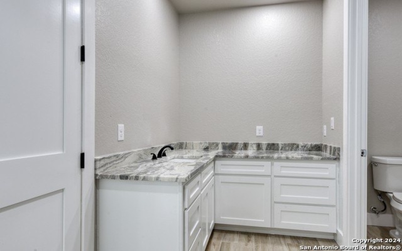 956 Horseshoe Falls, Bandera, TX 78003, 3 Bedrooms Bedrooms, ,3 BathroomsBathrooms,Residential,For Sale,956 Horseshoe Falls,1837010