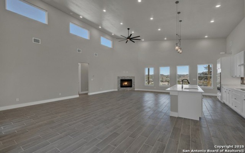 307 LORNE RD, Canyon Lake, TX 78133, 4 Habitaciones Habitaciones , ,3 BañosBaños,Residential,En Venta,307 LORNE RD,1837210